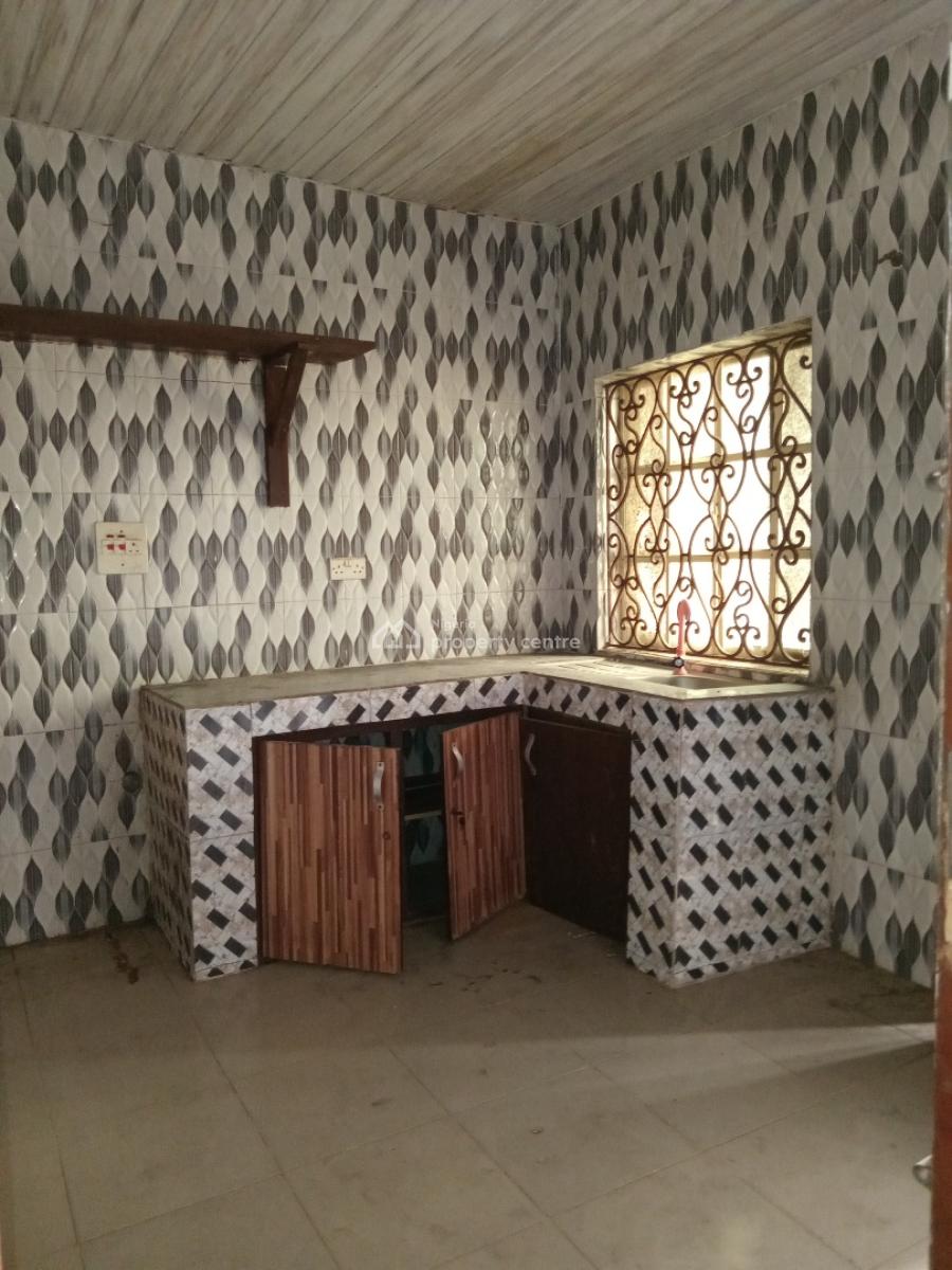 Spacious 3bedroom Flat Upstairs, Ogombo, Ajah, Lagos, Flat / Apartment for Rent