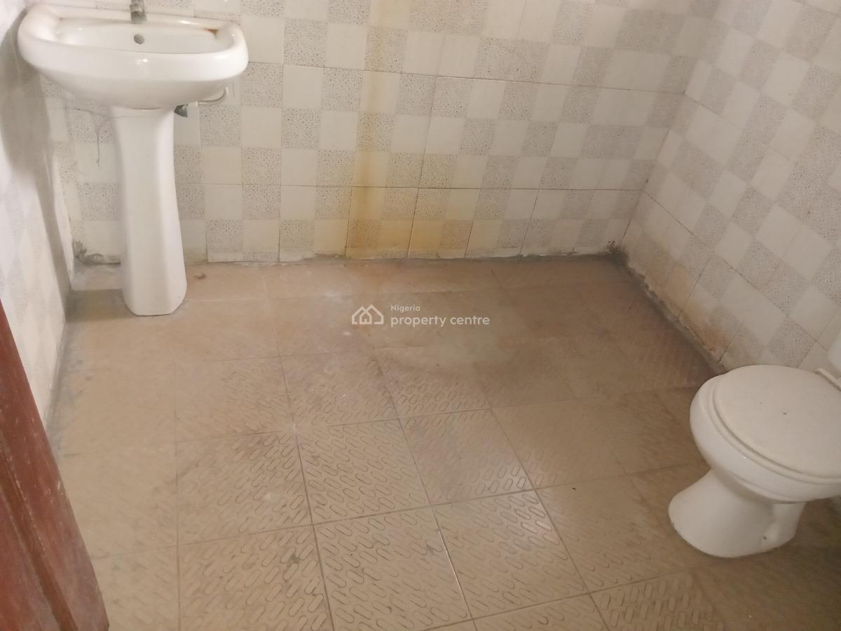 Spacious 3bedroom Flat Upstairs, Ogombo, Ajah, Lagos, Flat / Apartment for Rent