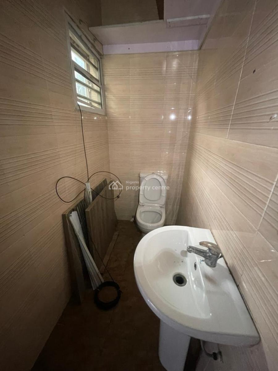 3 Bedroom Flat Apartment in a Serene Environment of Magodo Phase 2 Gra, Magodo Gra Phase 2, Gra Phase 2, Magodo, Lagos, Flat / Apartment for Rent