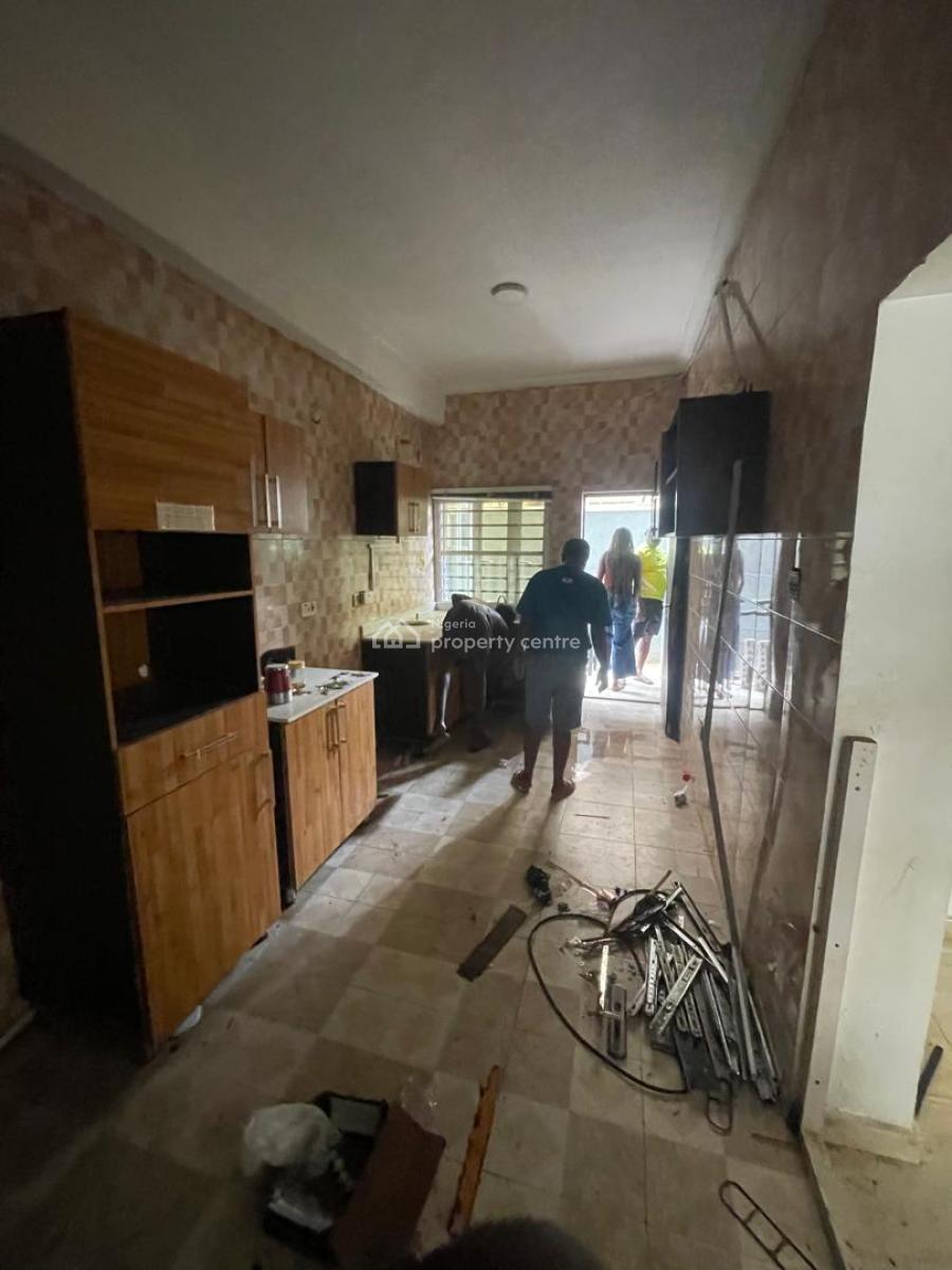 3 Bedroom Flat Apartment in a Serene Environment of Magodo Phase 2 Gra, Magodo Gra Phase 2, Gra Phase 2, Magodo, Lagos, Flat / Apartment for Rent