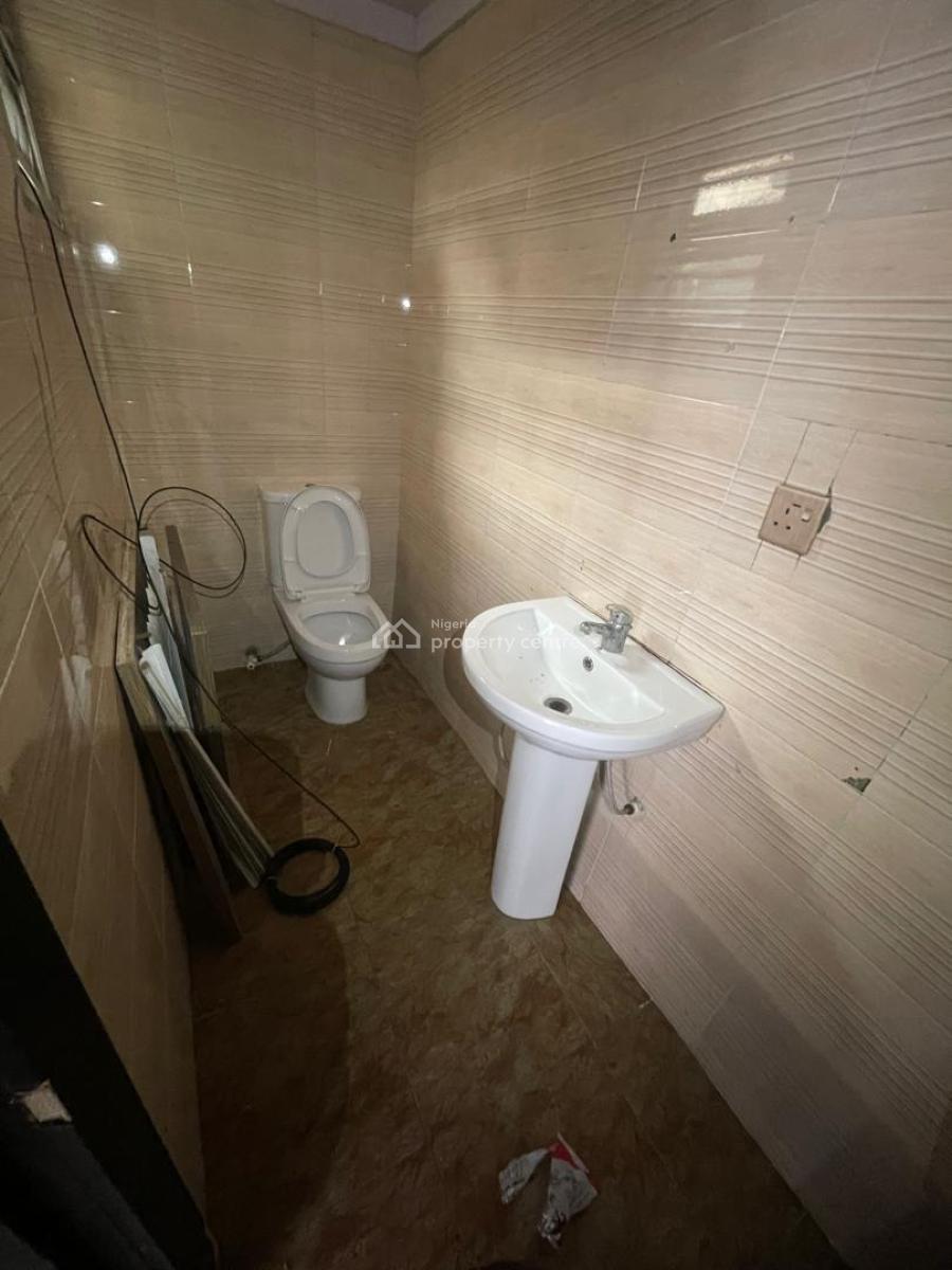 3 Bedroom Flat Apartment in a Serene Environment of Magodo Phase 2 Gra, Magodo Gra Phase 2, Gra Phase 2, Magodo, Lagos, Flat / Apartment for Rent