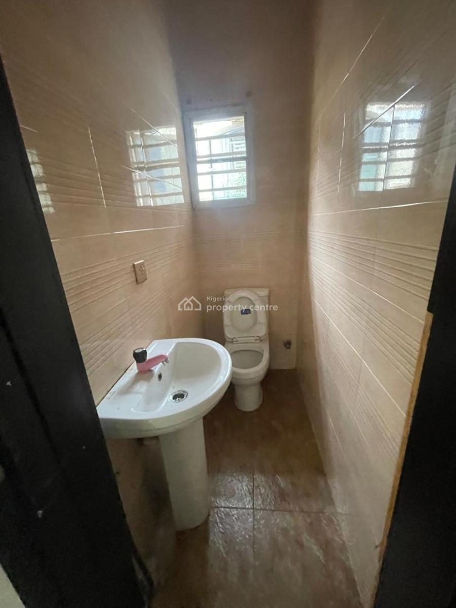 3 Bedroom Flat Apartment in a Serene Environment of Magodo Phase 2 Gra, Magodo Gra Phase 2, Gra Phase 2, Magodo, Lagos, Flat / Apartment for Rent