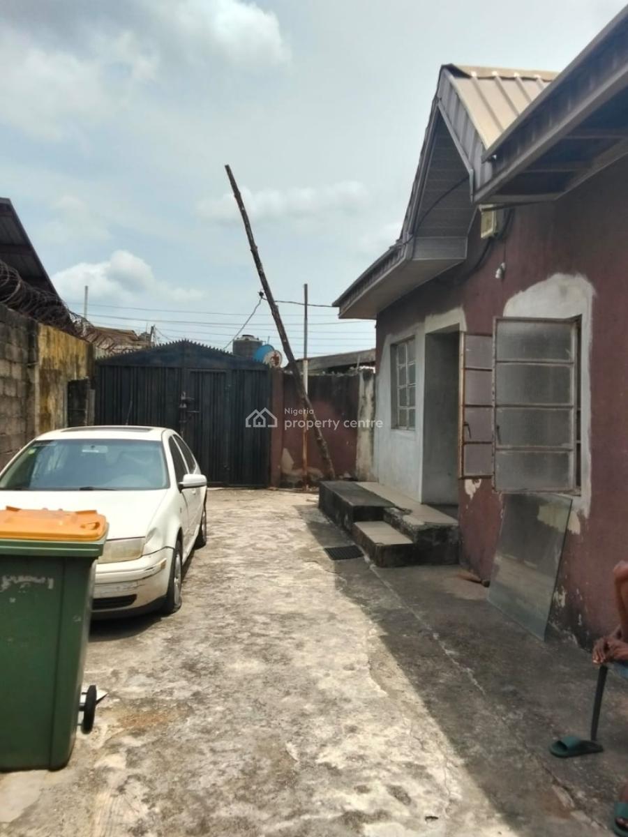 3 Bedroom Detached Bungalow, Spacious Mini Flat & a Store, Ojota, Lagos, Detached Bungalow for Sale