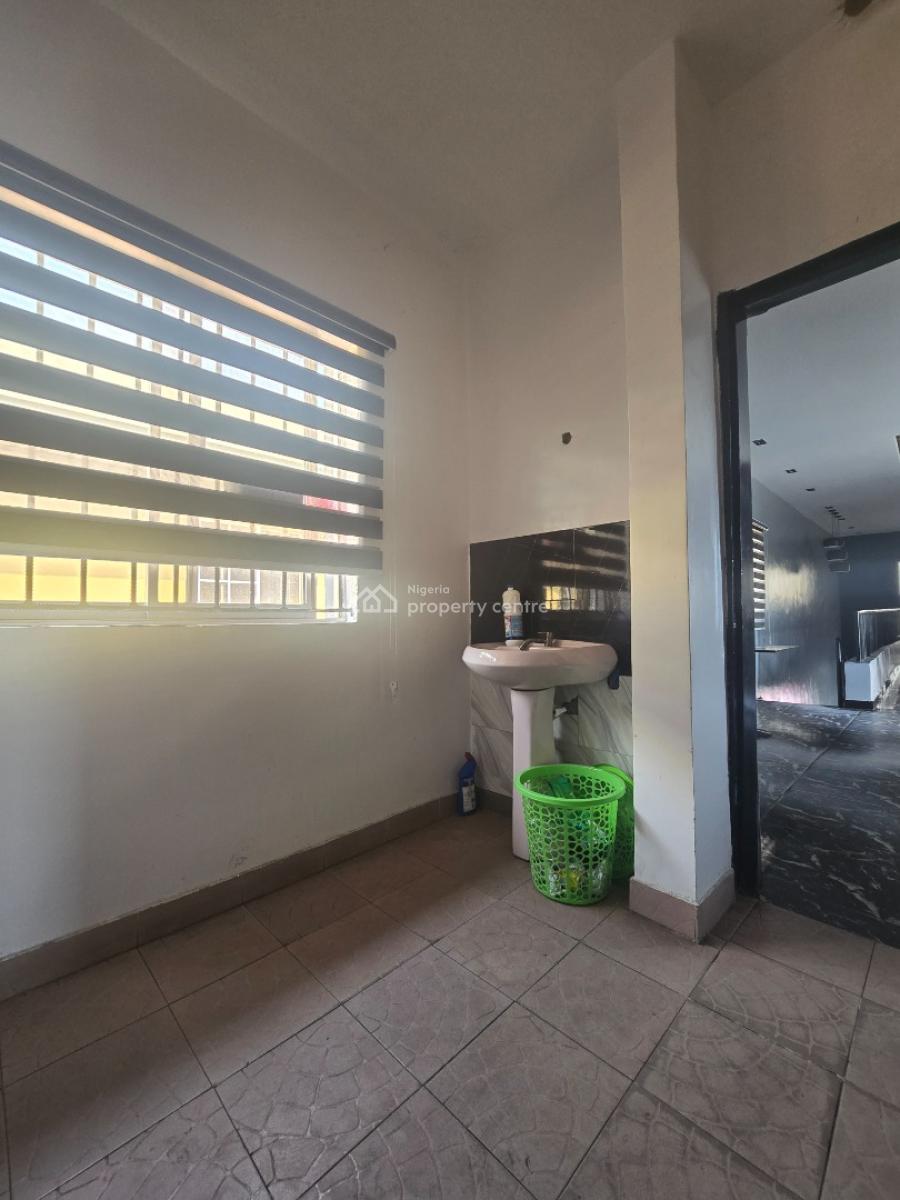 Restaurant, Ajah, Lagos, Restaurant / Bar for Sale