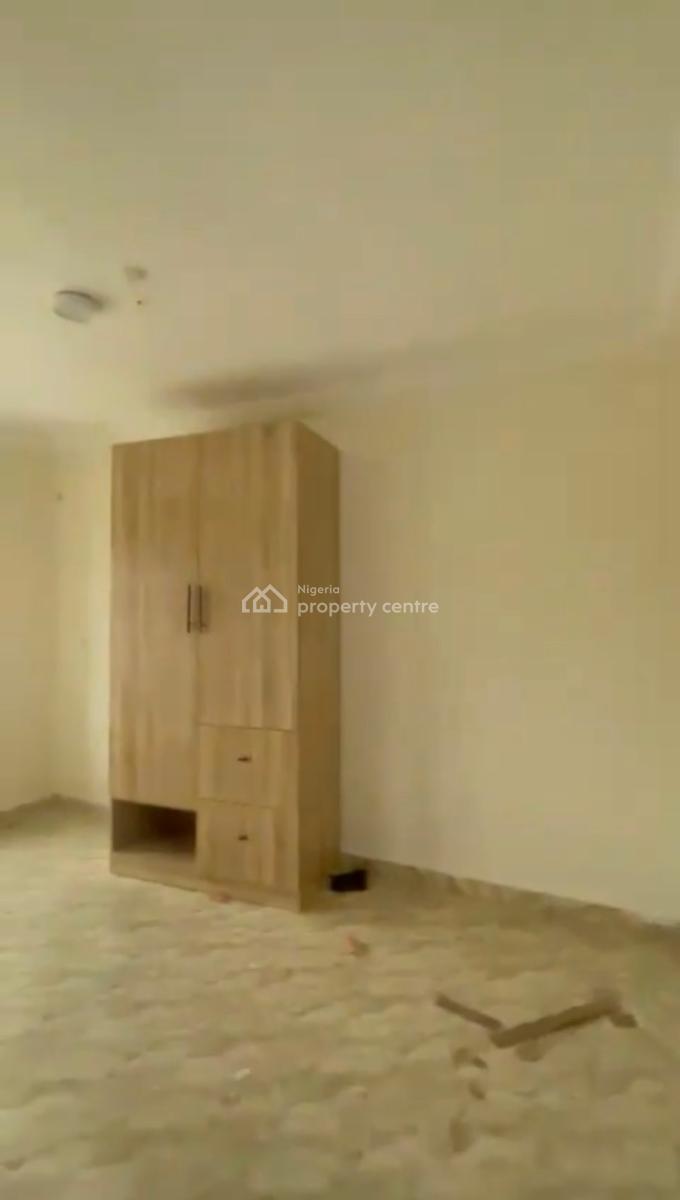 Standard 2bedroom Flat, Akoka, Yaba, Lagos, Flat / Apartment for Rent