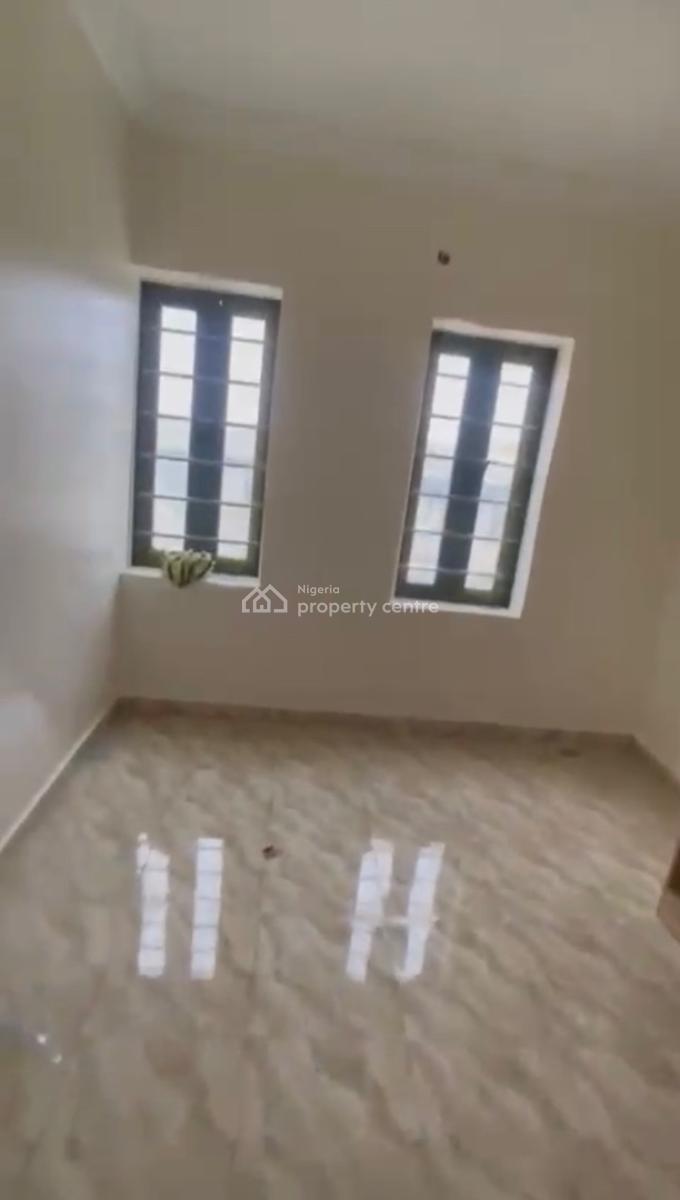 Standard 2bedroom Flat, Akoka, Yaba, Lagos, Flat / Apartment for Rent