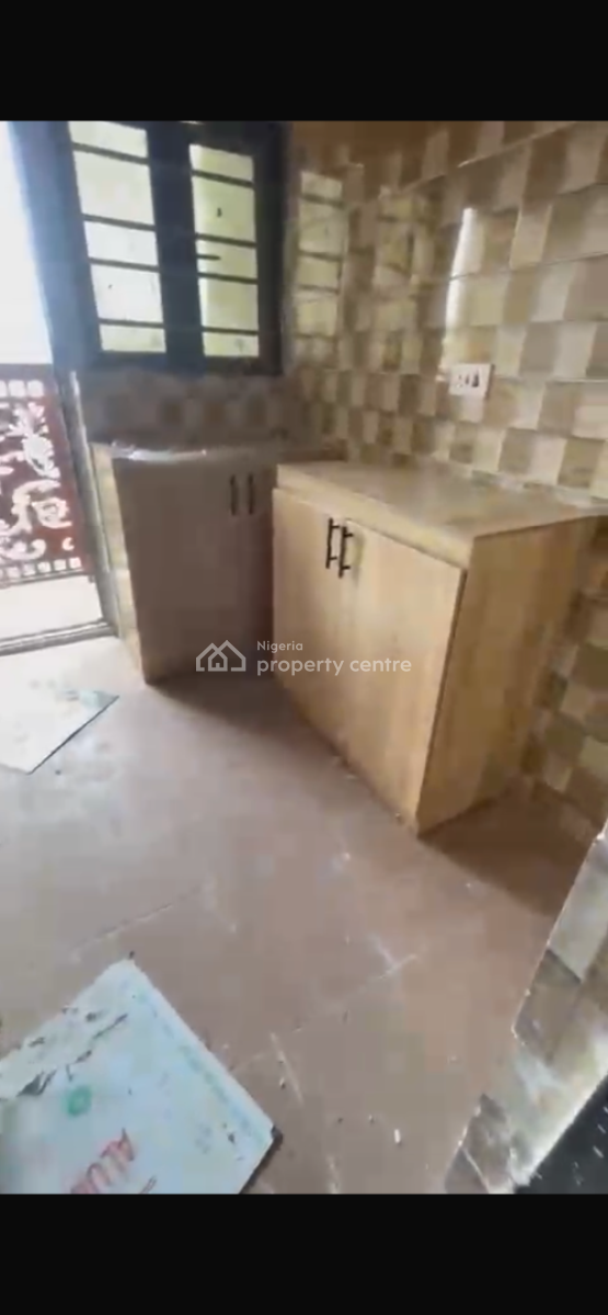 Standard 2bedroom Flat, Akoka, Yaba, Lagos, Flat / Apartment for Rent