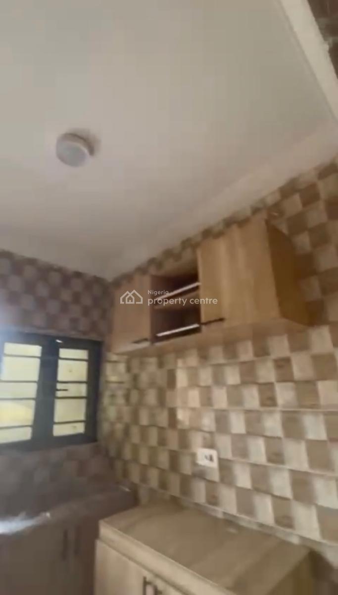 Standard 2bedroom Flat, Akoka, Yaba, Lagos, Flat / Apartment for Rent