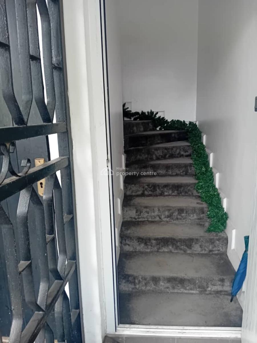 Sought After Location Suitable for Office Use, Off Admiralty Way, Lekki Phase 1, Lekki, Lagos, Flat / Apartment for Rent