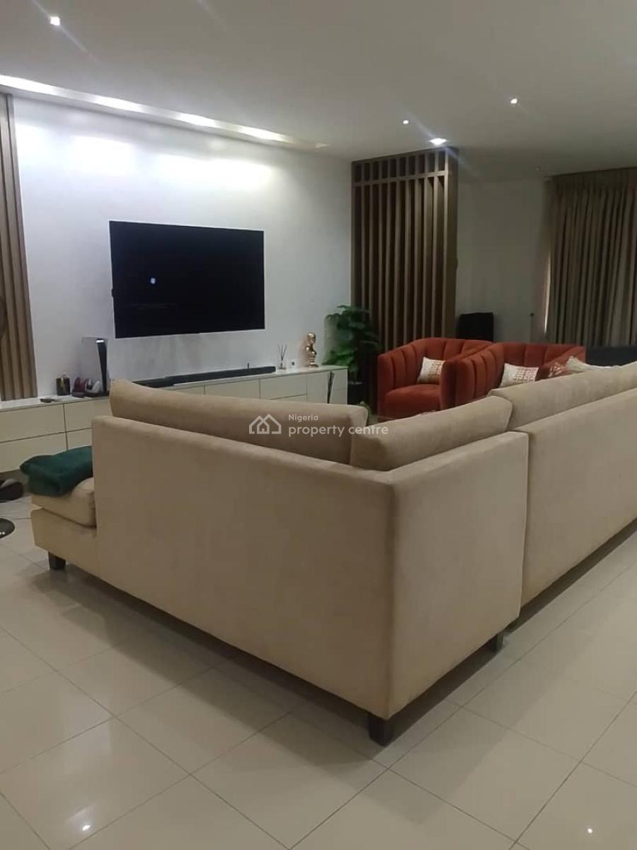 Sought After Location Suitable for Office Use, Off Admiralty Way, Lekki Phase 1, Lekki, Lagos, Flat / Apartment for Rent