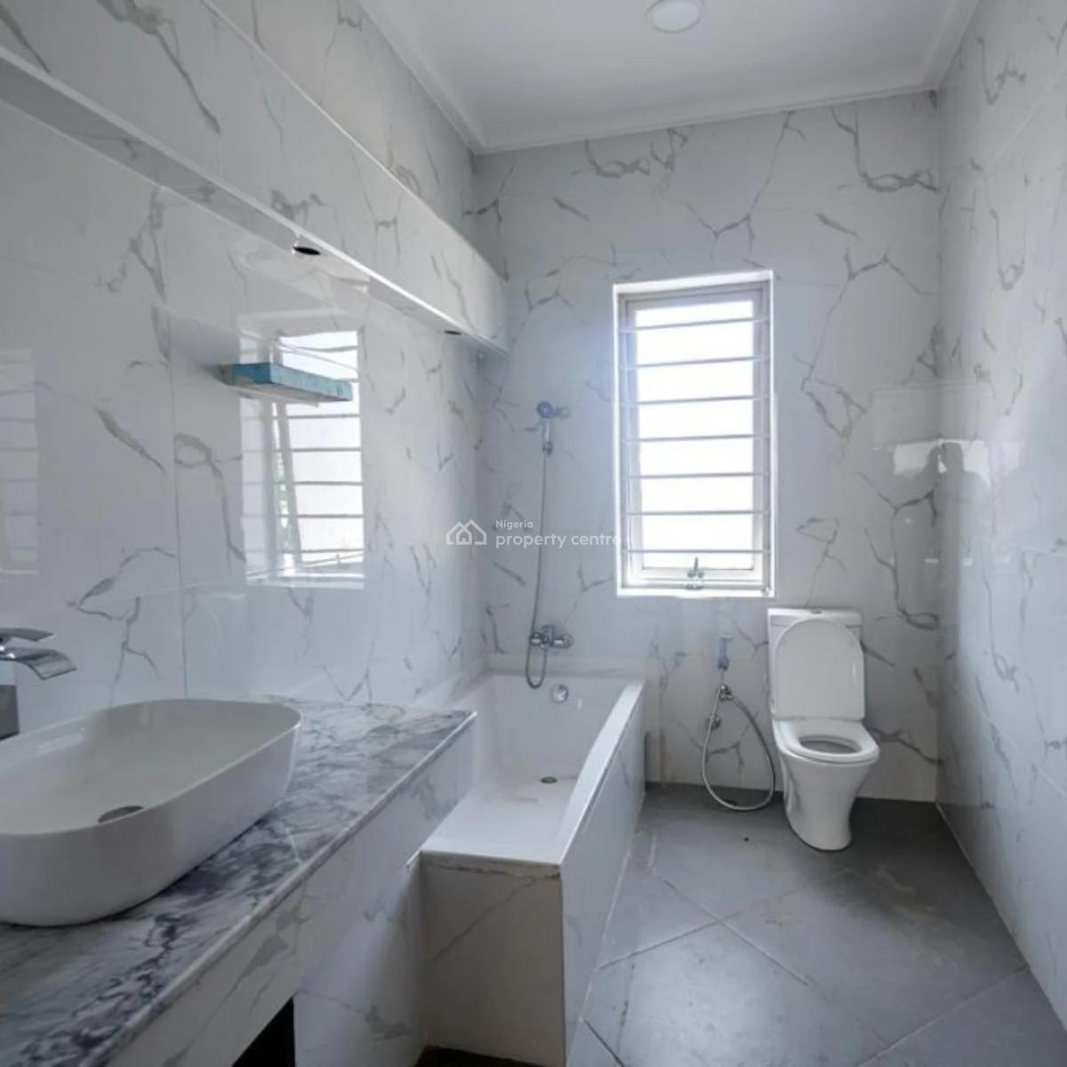 4bedrooms Luxurious Terrace Duplex with 2 Living Rooms, 1 Bq, 4 Car, Maitama District, Abuja, House for Rent