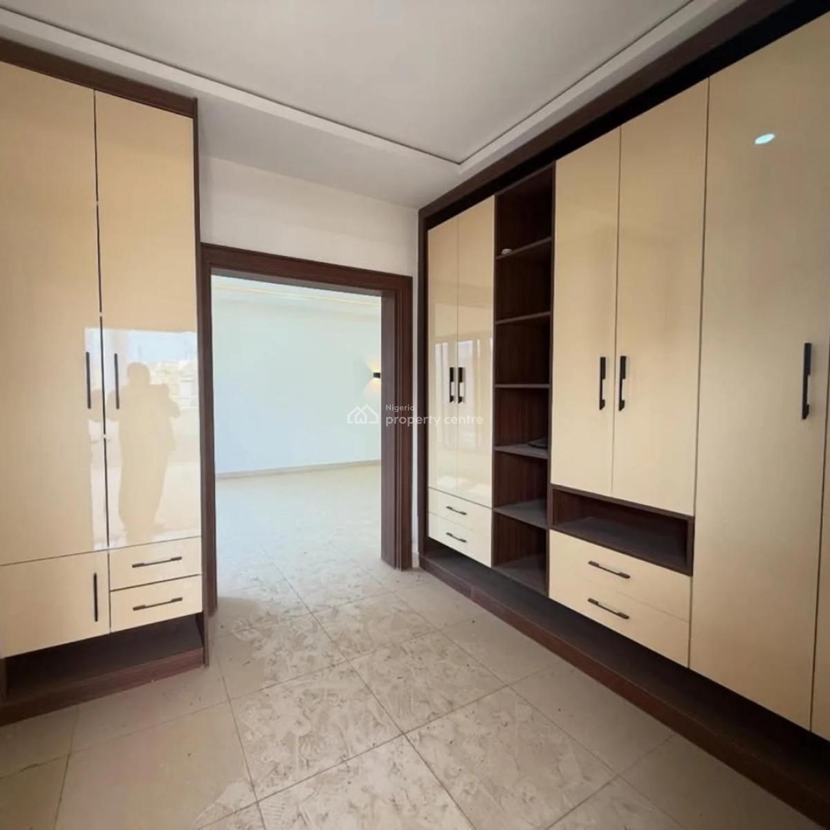 5 Bedroom Detached Duplex with 2room Bq.  It Is Gated in Its Own Compo, Wuye, Abuja, House for Sale