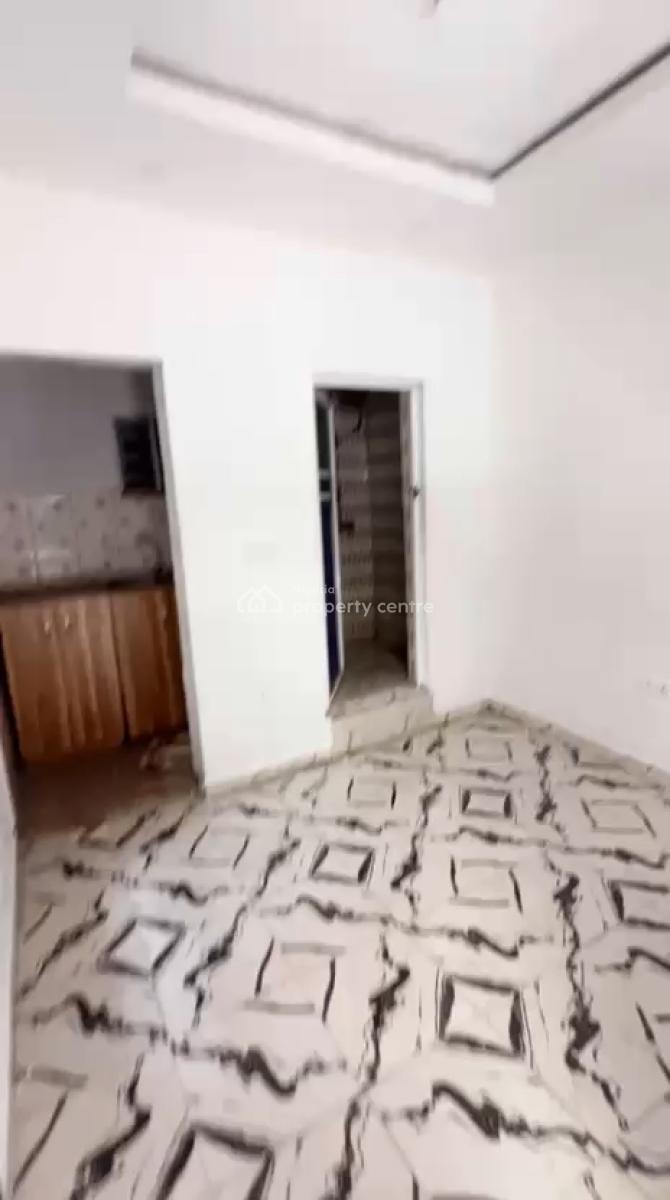 Standard Self Con Apartment, Bojulaiye,sungas, Shomolu, Lagos, Self Contain (single Rooms) for Rent
