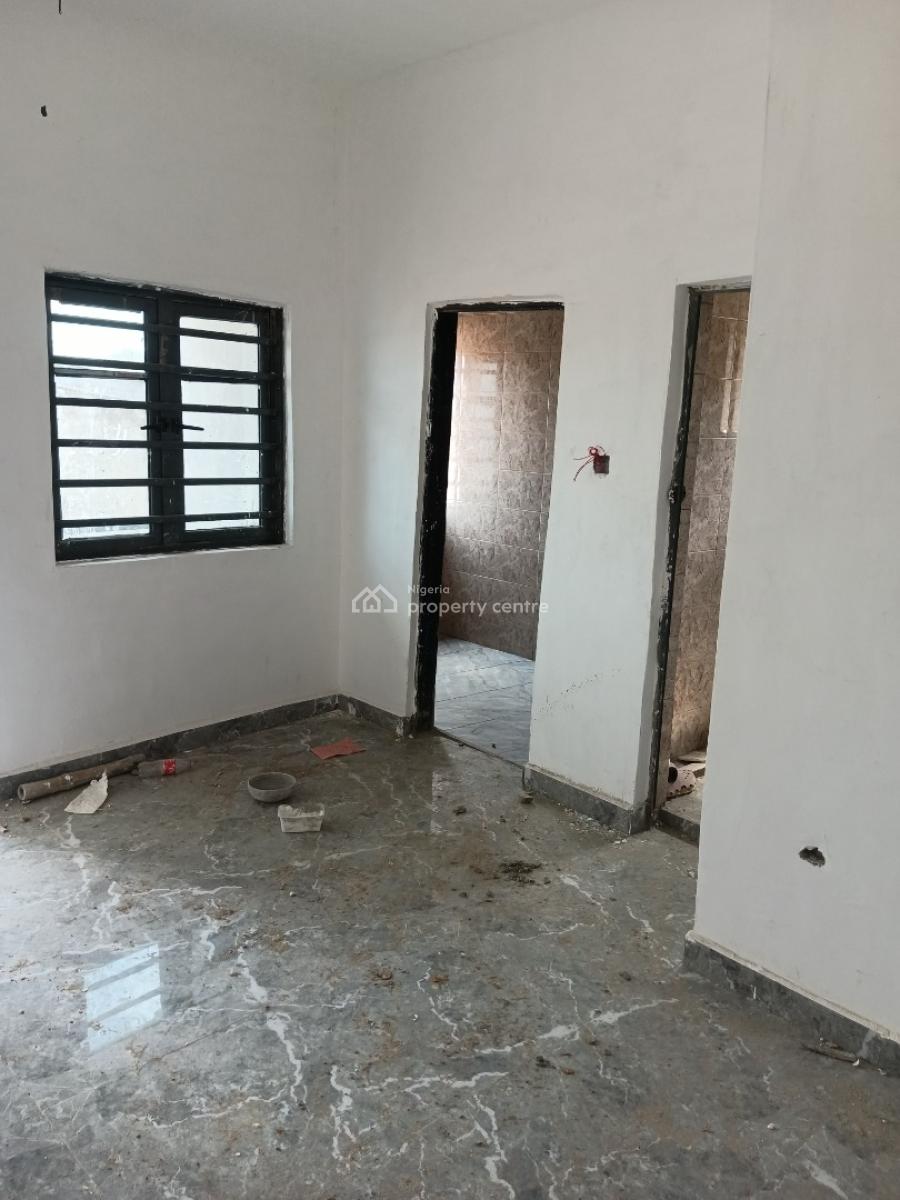 Executive and Luxury 2bedroom Flat, All Ensuit, Off Akanro Street, Illasa-maja, Ilasamaja, Mushin, Lagos, Flat / Apartment for Rent