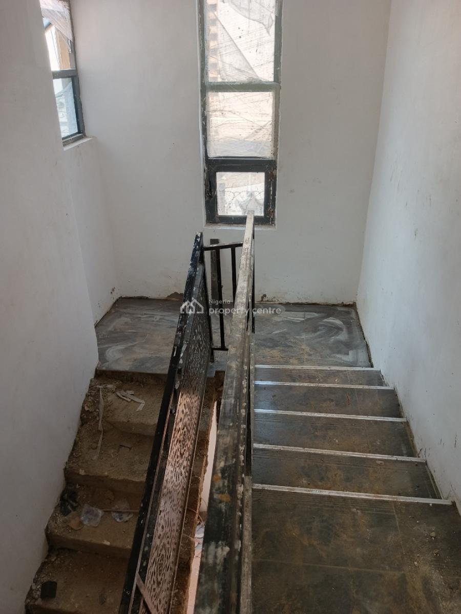 Executive and Luxury 2bedroom Flat, All Ensuit, Off Akanro Street, Illasa-maja, Ilasamaja, Mushin, Lagos, Flat / Apartment for Rent