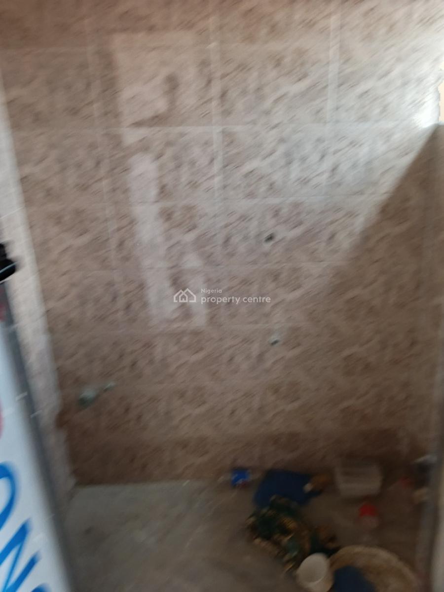 Executive and Luxury 2bedroom Flat, All Ensuit, Off Akanro Street, Illasa-maja, Ilasamaja, Mushin, Lagos, Flat / Apartment for Rent