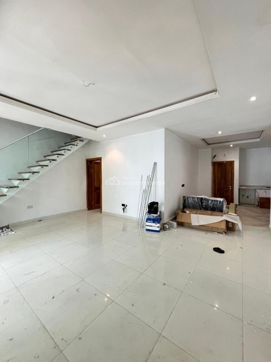 Exquisite 2 Bedroom Maisonette Suitable for Investment, Lekki Phase 1, Lekki, Lagos, Flat / Apartment for Sale