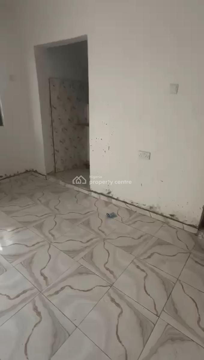 Standard Upstair Miniflat, Off Morocco Road, Shomolu, Lagos, Mini Flat (room and Parlour) for Rent