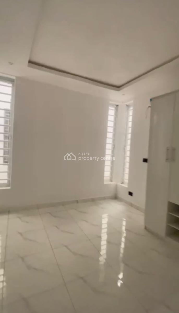 4bedrooms Semi Detached Duplex for Distress, Gra, Ikota, Lekki, Lagos, Terraced Duplex for Sale