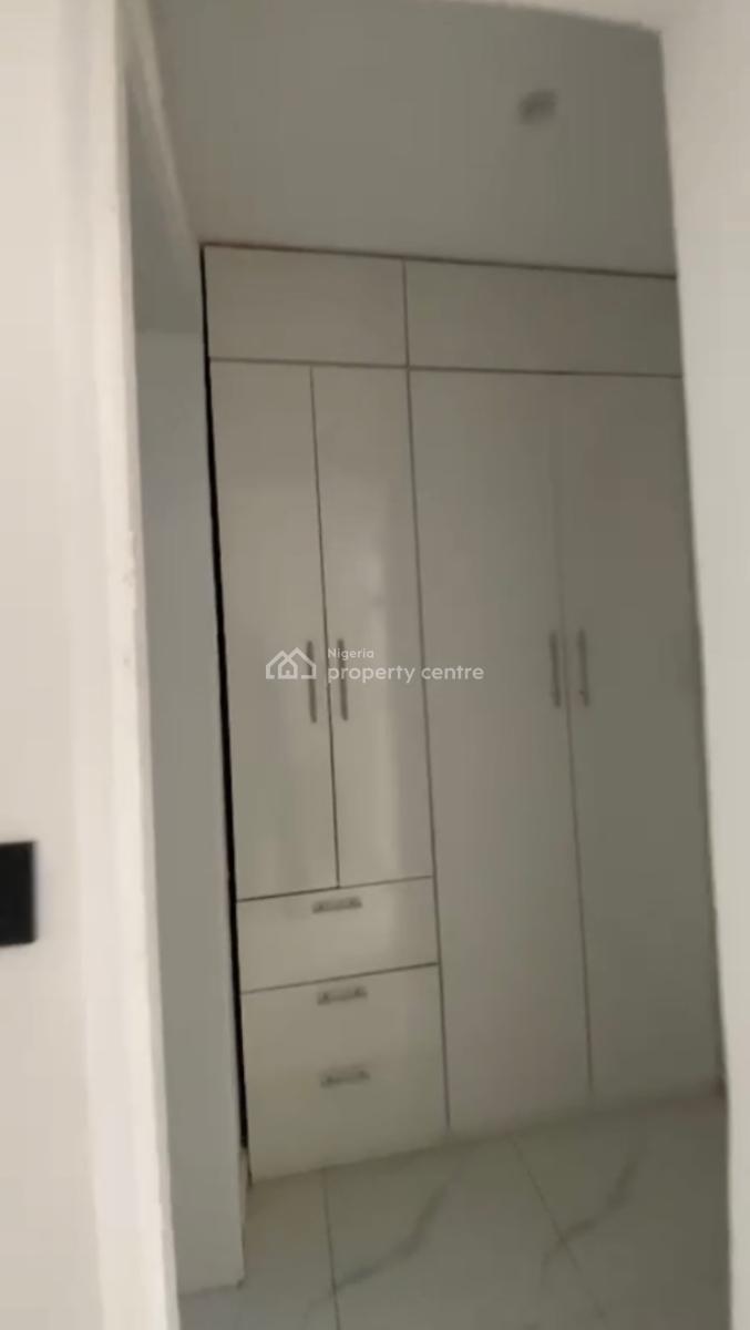 4bedrooms Semi Detached Duplex for Distress, Gra, Ikota, Lekki, Lagos, Terraced Duplex for Sale