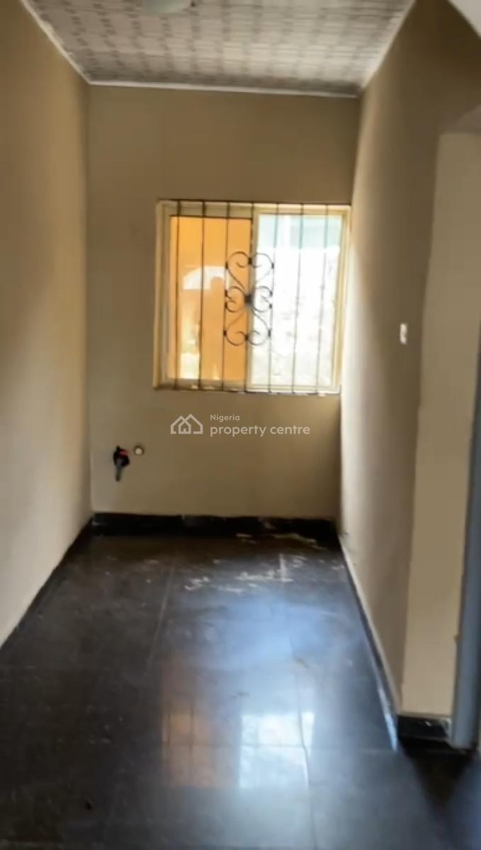 Well Maintained 2bedeoom Flat, Newroad Gbetu, Awoyaya, Ibeju Lekki, Lagos, Flat / Apartment for Rent