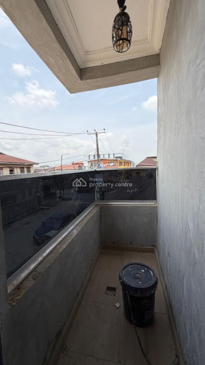 One Bedroom Apartment in a Serene Neighborhood, Own an Apartment for Rental Yield on a 17yrs Long Leasehold, Yaba, Lagos, Flat / Apartment for Sale