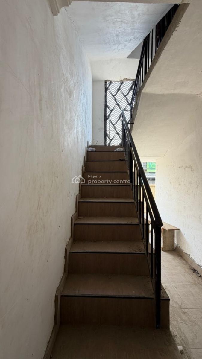 One Bedroom Apartment in a Serene Neighborhood, Own an Apartment for Rental Yield on a 17yrs Long Leasehold, Yaba, Lagos, Flat / Apartment for Sale