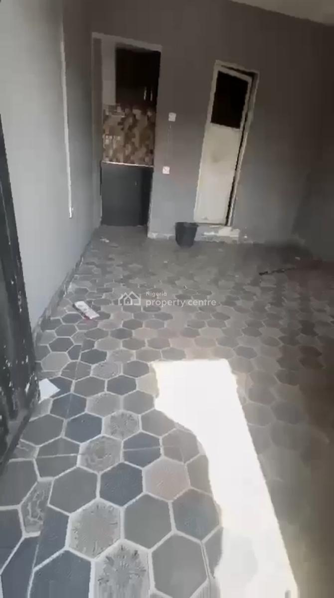 Neatly Used Room Self Contained, Onike, Yaba, Lagos, Self Contain (single Rooms) for Rent