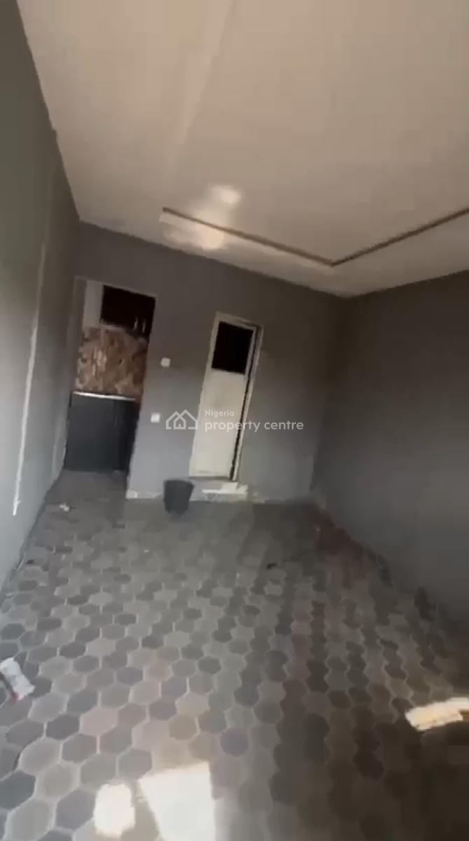 Neatly Used Room Self Contained, Onike, Yaba, Lagos, Self Contain (single Rooms) for Rent