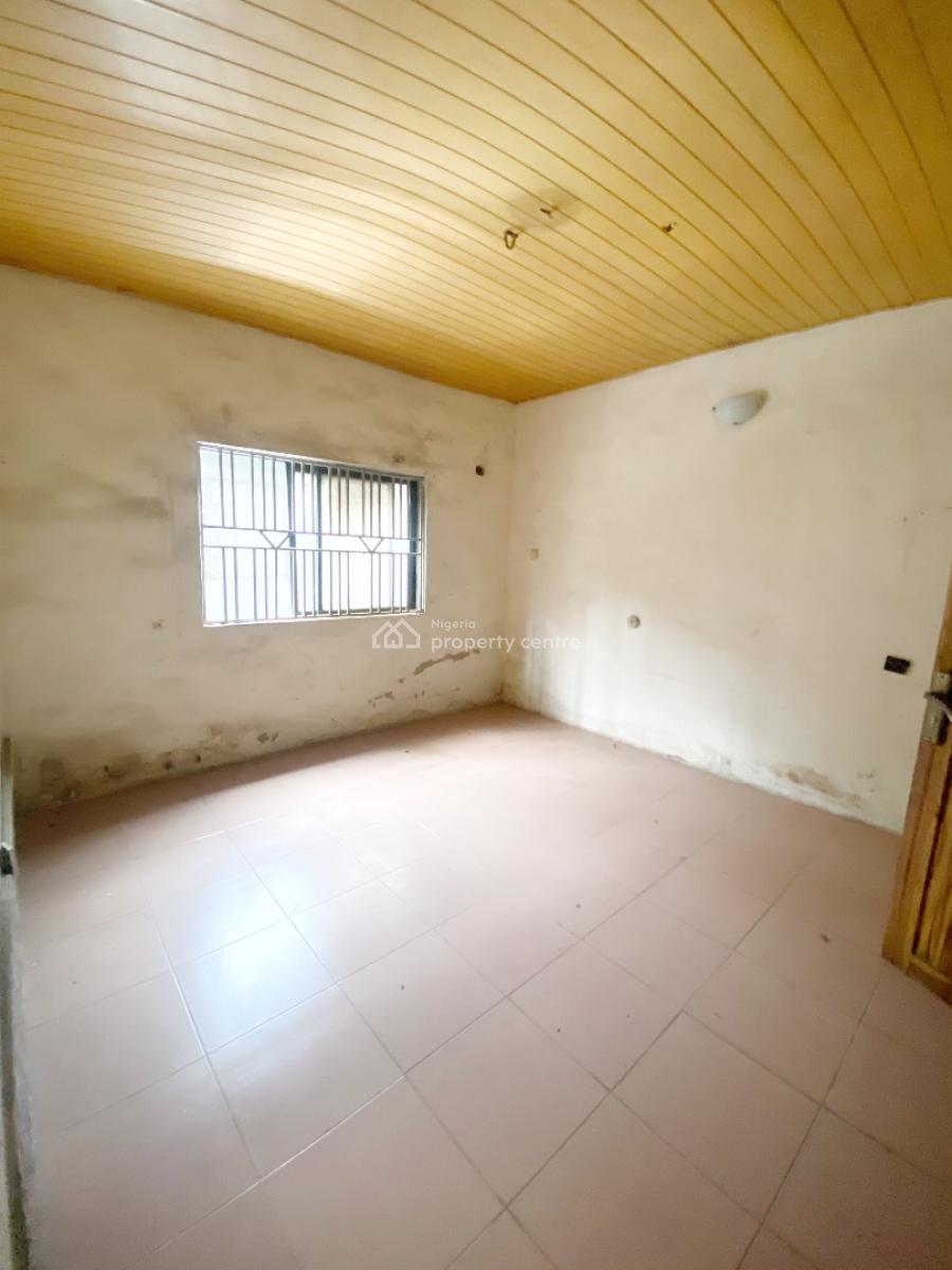 a Well Maintained Spacious 2 Bedroom Flat, Omole Phase 2, Ikeja, Lagos, Flat / Apartment for Rent