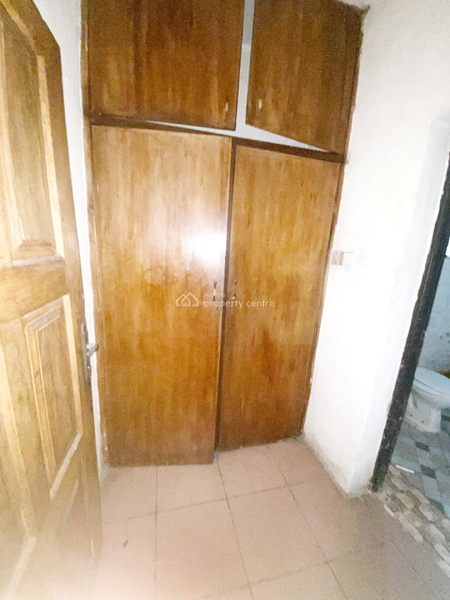 a Well Maintained Spacious 2 Bedroom Flat, Omole Phase 2, Ikeja, Lagos, Flat / Apartment for Rent