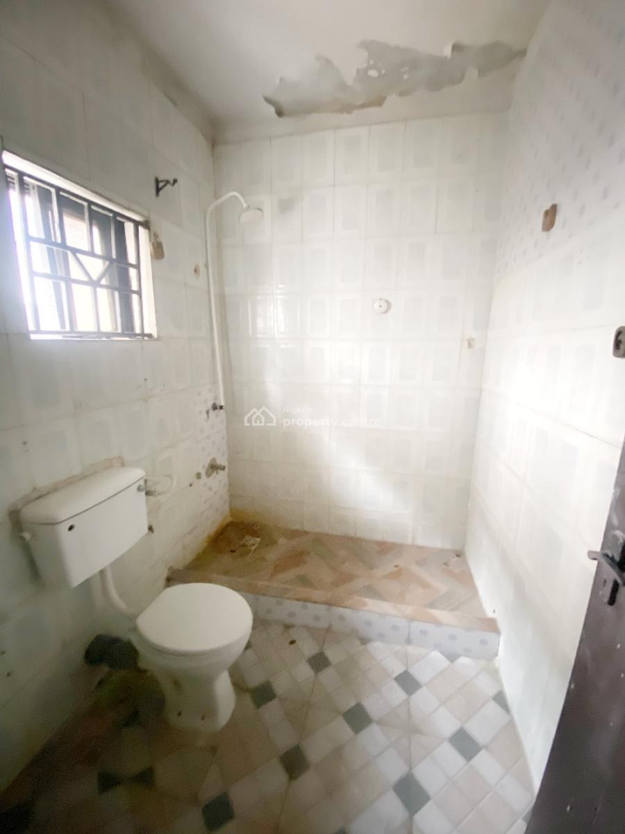 a Well Maintained Spacious 2 Bedroom Flat, Omole Phase 2, Ikeja, Lagos, Flat / Apartment for Rent