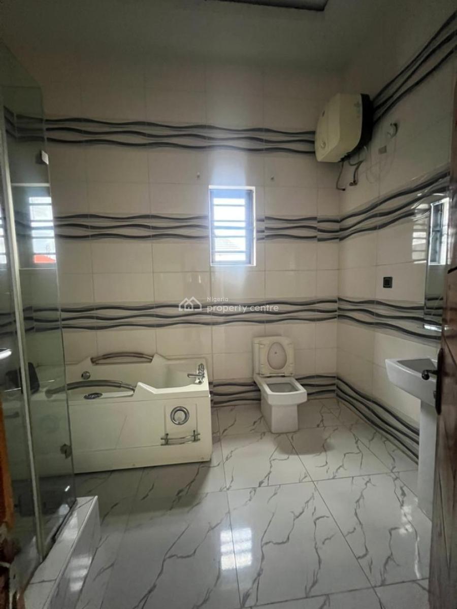 Distress  4 Bedroom Semi Detached at Osapa with a Room Bq, Osapa, Lekki, Lagos, Semi-detached Duplex for Sale