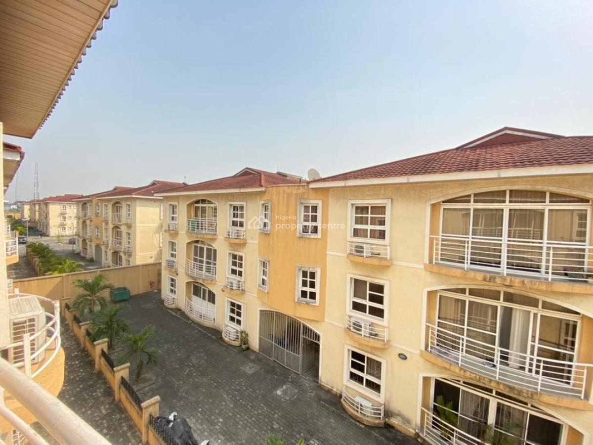 Distress 3 Bedroom Flat at Milverton Estate Osapa, Osapa, Lekki, Lagos, Flat / Apartment for Sale