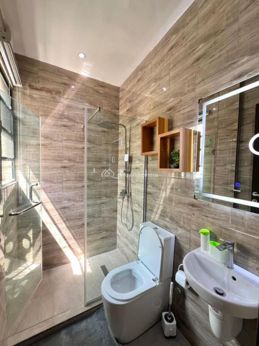 Distress 3 Bedroom Flat at Milverton Estate Osapa, Osapa, Lekki, Lagos, Flat / Apartment for Sale