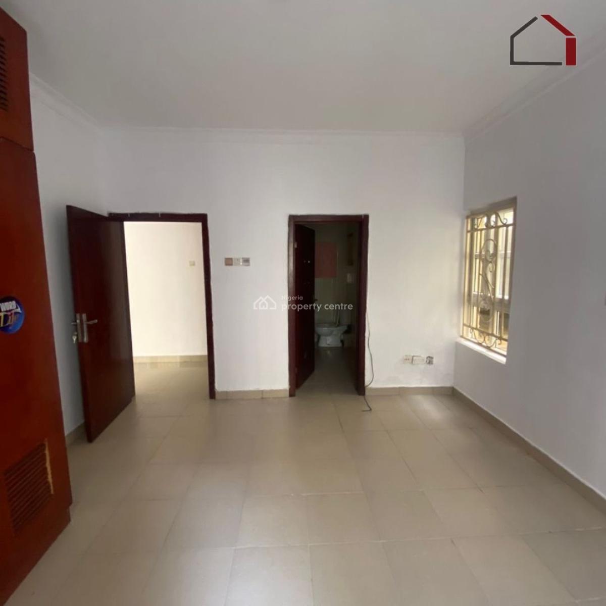 Distress 3 Bedroom Flat at Milverton Estate Osapa, Osapa, Lekki, Lagos, Flat / Apartment for Sale