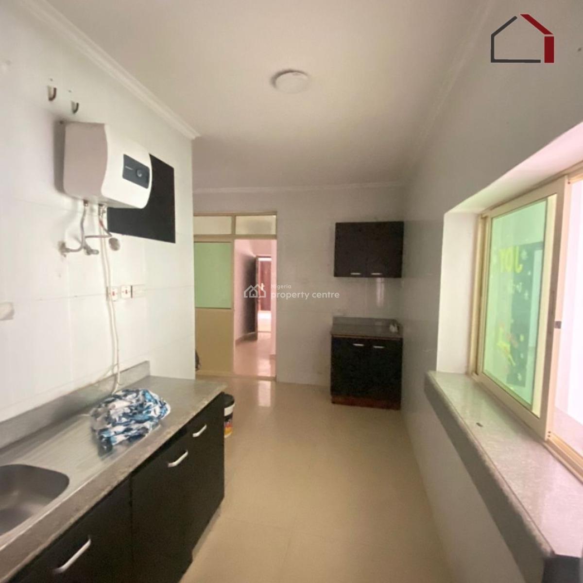 Distress 3 Bedroom Flat at Milverton Estate Osapa, Osapa, Lekki, Lagos, Flat / Apartment for Sale