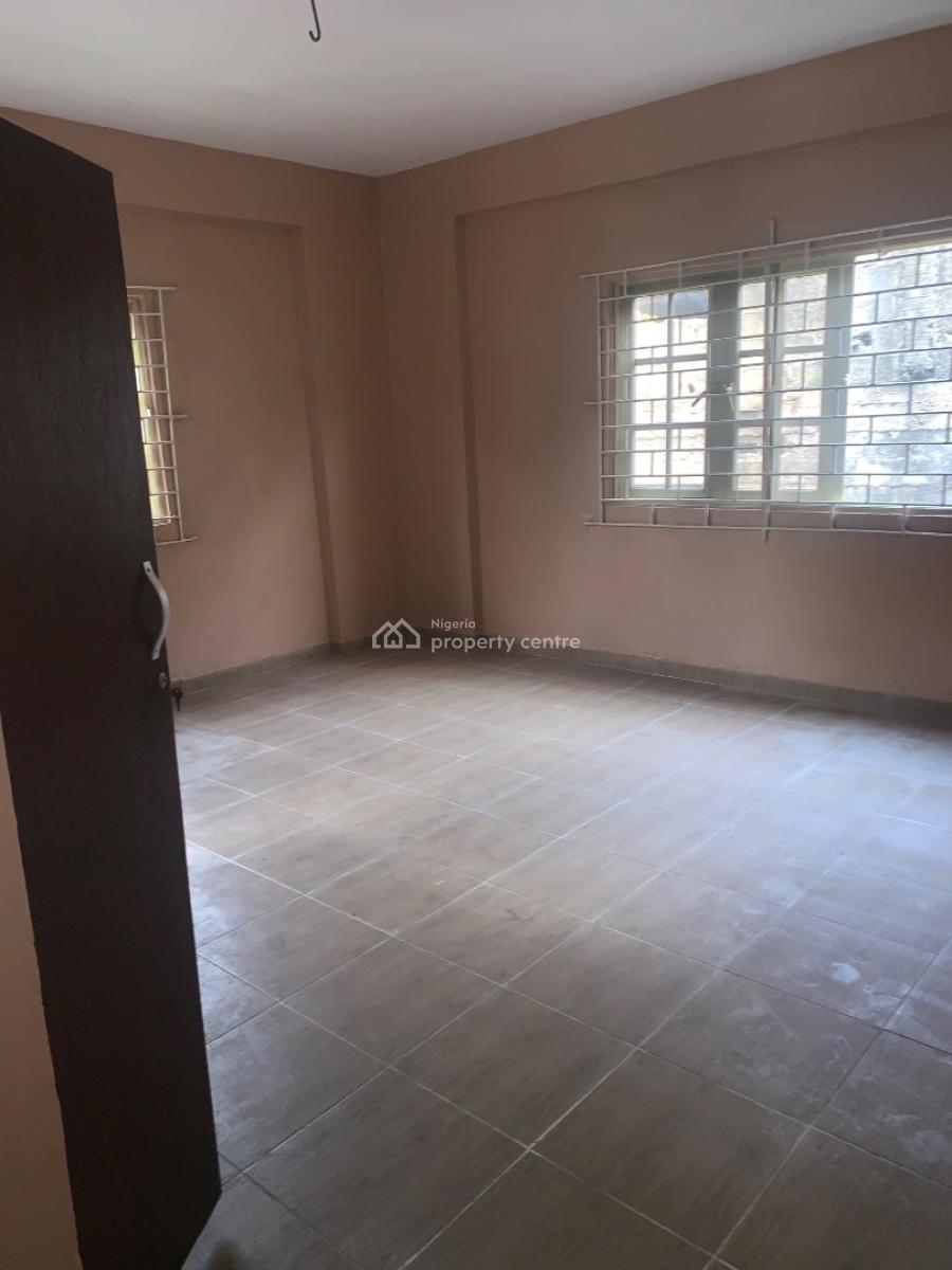 Newly Renovated Spacious 3 Bedroom Flat, Morroco Shomolu, Shomolu, Lagos, Flat / Apartment for Rent