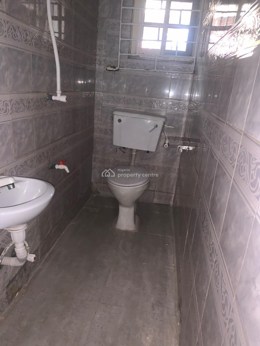 Newly Renovated Spacious 3 Bedroom Flat, Morroco Shomolu, Shomolu, Lagos, Flat / Apartment for Rent