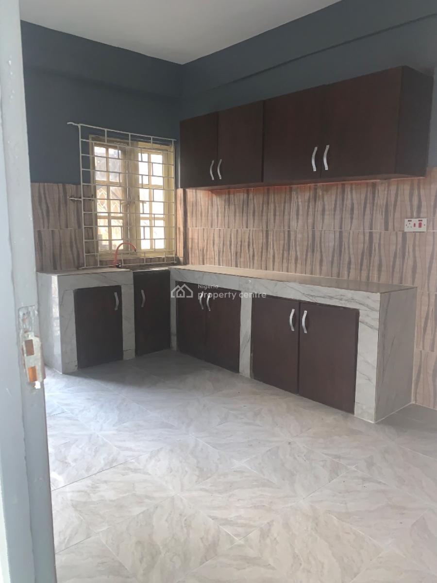 Newly Renovated Spacious 3 Bedroom Flat, Morroco Shomolu, Shomolu, Lagos, Flat / Apartment for Rent