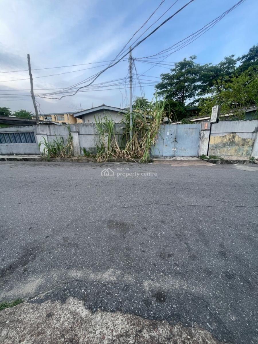 4 Bedroom Bungalow with Bq, Off Adeniran Ogunsanya, Surulere, Lagos, Detached Bungalow for Sale