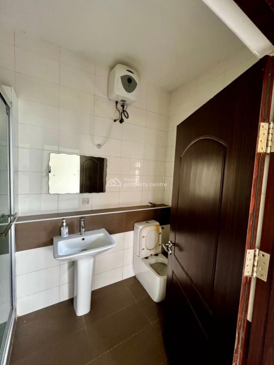 Luxury 3 Bedroom Flat with Bq at Lekki Phase 1, Lekki Phase 1, Lekki, Lagos, Flat / Apartment for Rent