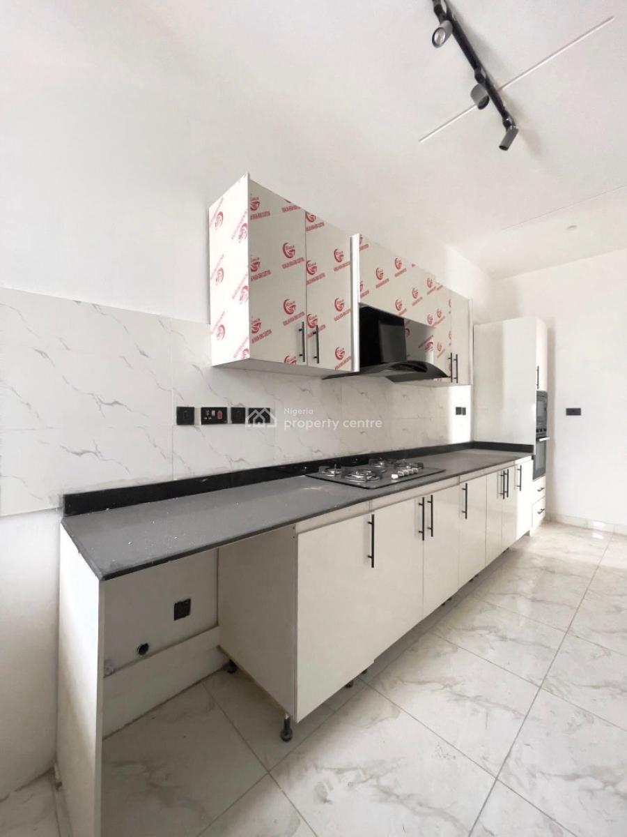 Well Built Spacious 2 Bedroom Apartment, 2 Bedroom Apartment for Rent, Ologolo, Lekki, Lagos, Flat / Apartment for Rent