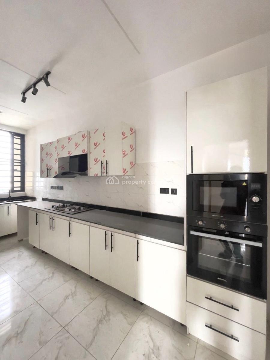 Well Built Spacious 2 Bedroom Apartment, 2 Bedroom Apartment for Rent, Ologolo, Lekki, Lagos, Flat / Apartment for Rent