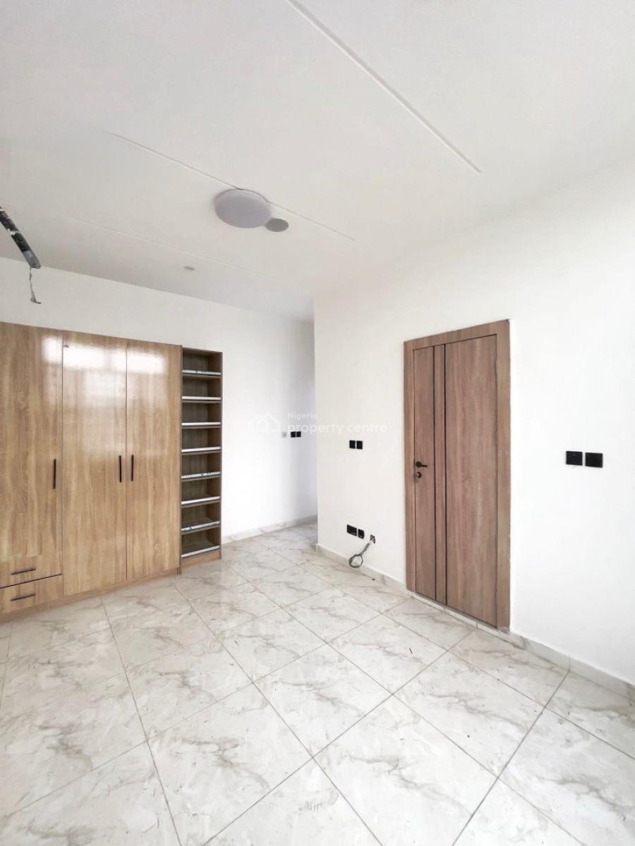 Well Built Spacious 2 Bedroom Apartment, 2 Bedroom Apartment for Rent, Ologolo, Lekki, Lagos, Flat / Apartment for Rent