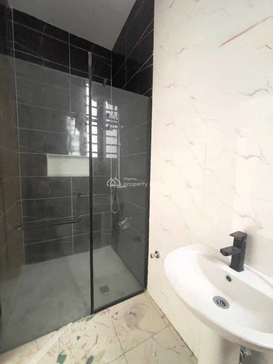 Well Built Spacious 2 Bedroom Apartment, 2 Bedroom Apartment for Rent, Ologolo, Lekki, Lagos, Flat / Apartment for Rent