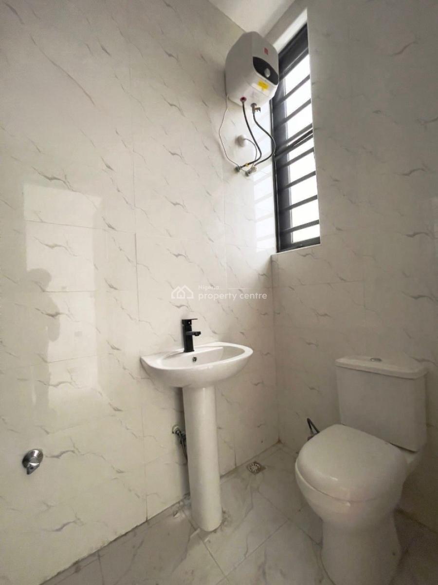 Well Built Spacious 2 Bedroom Apartment, 2 Bedroom Apartment for Rent, Ologolo, Lekki, Lagos, Flat / Apartment for Rent