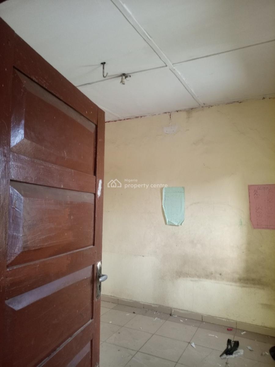 Well Maintained Mini Flat (room and Parlour) with Separate Kitch, Off Miyaki Street, Oworonshoki, Kosofe, Lagos, Mini Flat (room and Parlour) for Rent