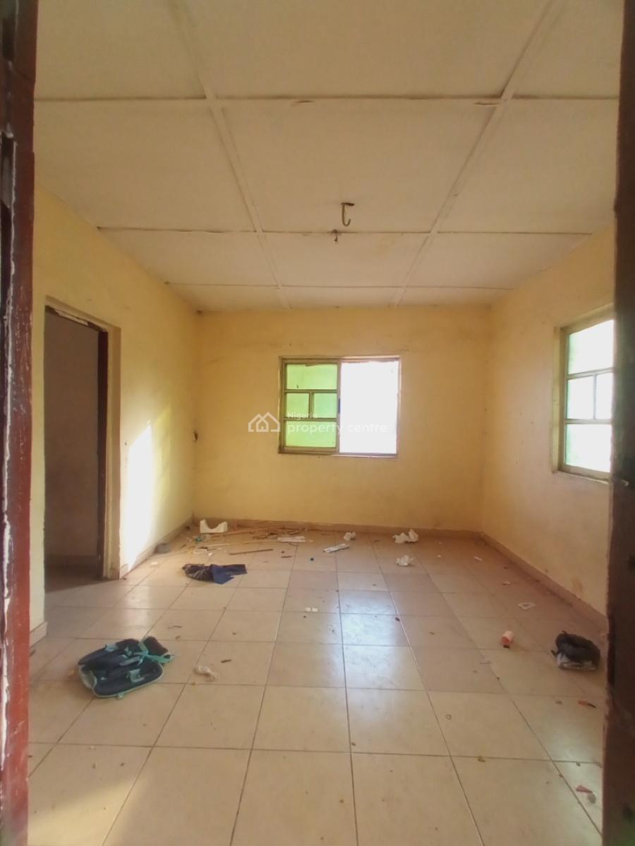 Well Maintained Mini Flat (room and Parlour) with Separate Kitch, Off Miyaki Street, Oworonshoki, Kosofe, Lagos, Mini Flat (room and Parlour) for Rent