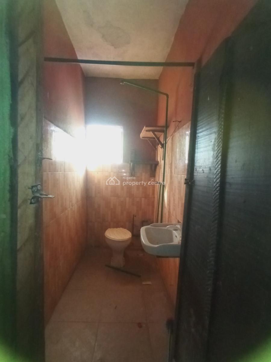 Well Maintained Mini Flat (room and Parlour) with Separate Kitch, Off Miyaki Street, Oworonshoki, Kosofe, Lagos, Mini Flat (room and Parlour) for Rent